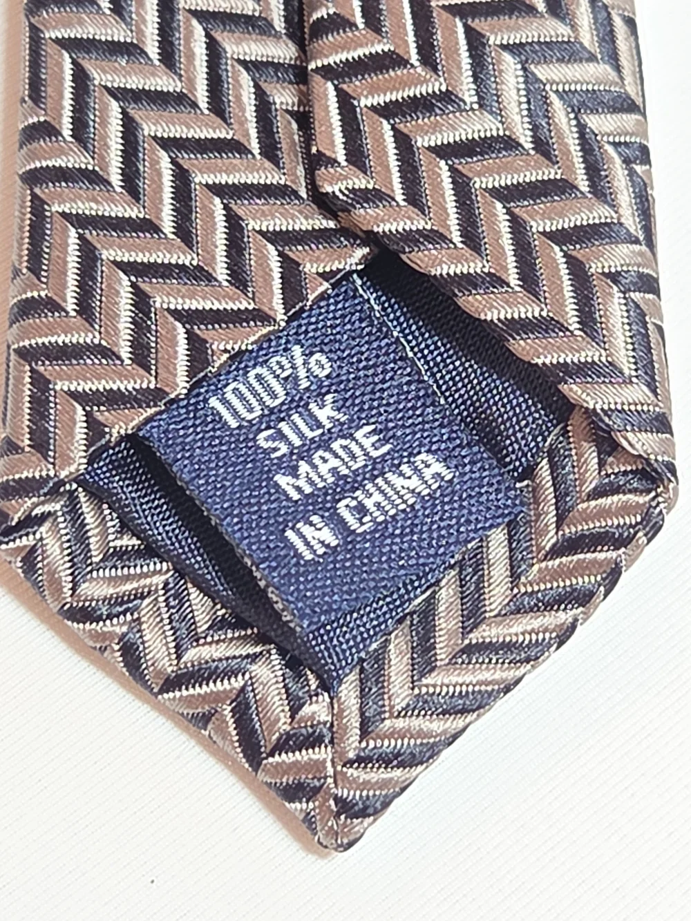 Paul Fredrick Mens 100% Silk Chevron Pattern Tie in Black and Silver